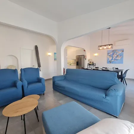 Villa 135 *