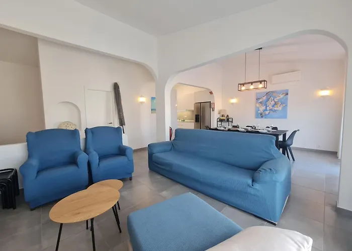 Villa 135 *